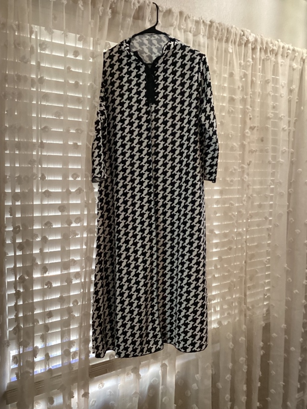 Women’s Small Houndstooth Dress